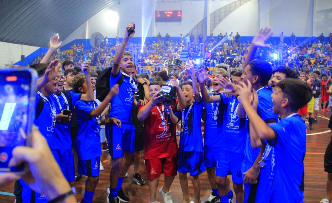 Campeonato de Futsal de Férias lota ginásio e reforça tradição esportiva