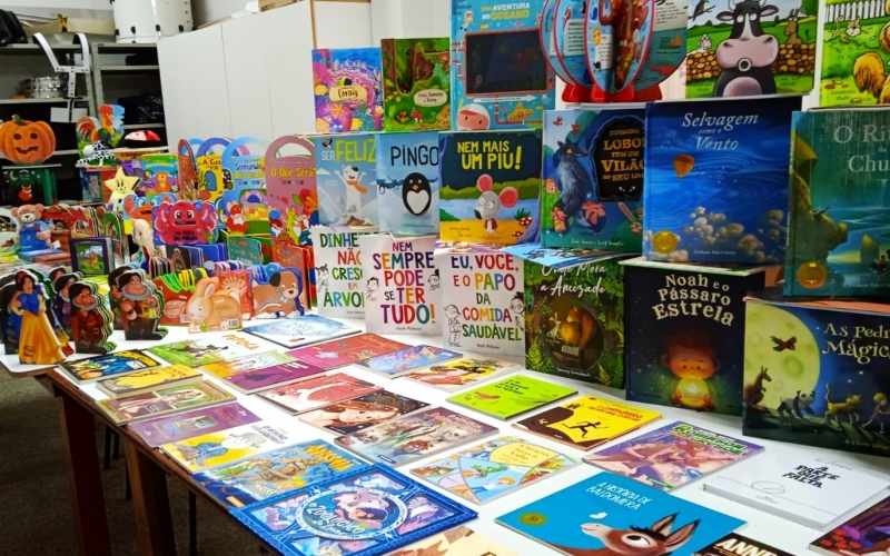 Prefeitura de Astorga adquire quase 5 mil novos livros de literatura infantil para Escolas e CMEIs