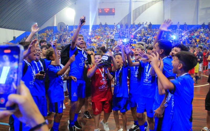 Campeonato de Futsal de Férias lota ginásio e reforça tradição esportiva